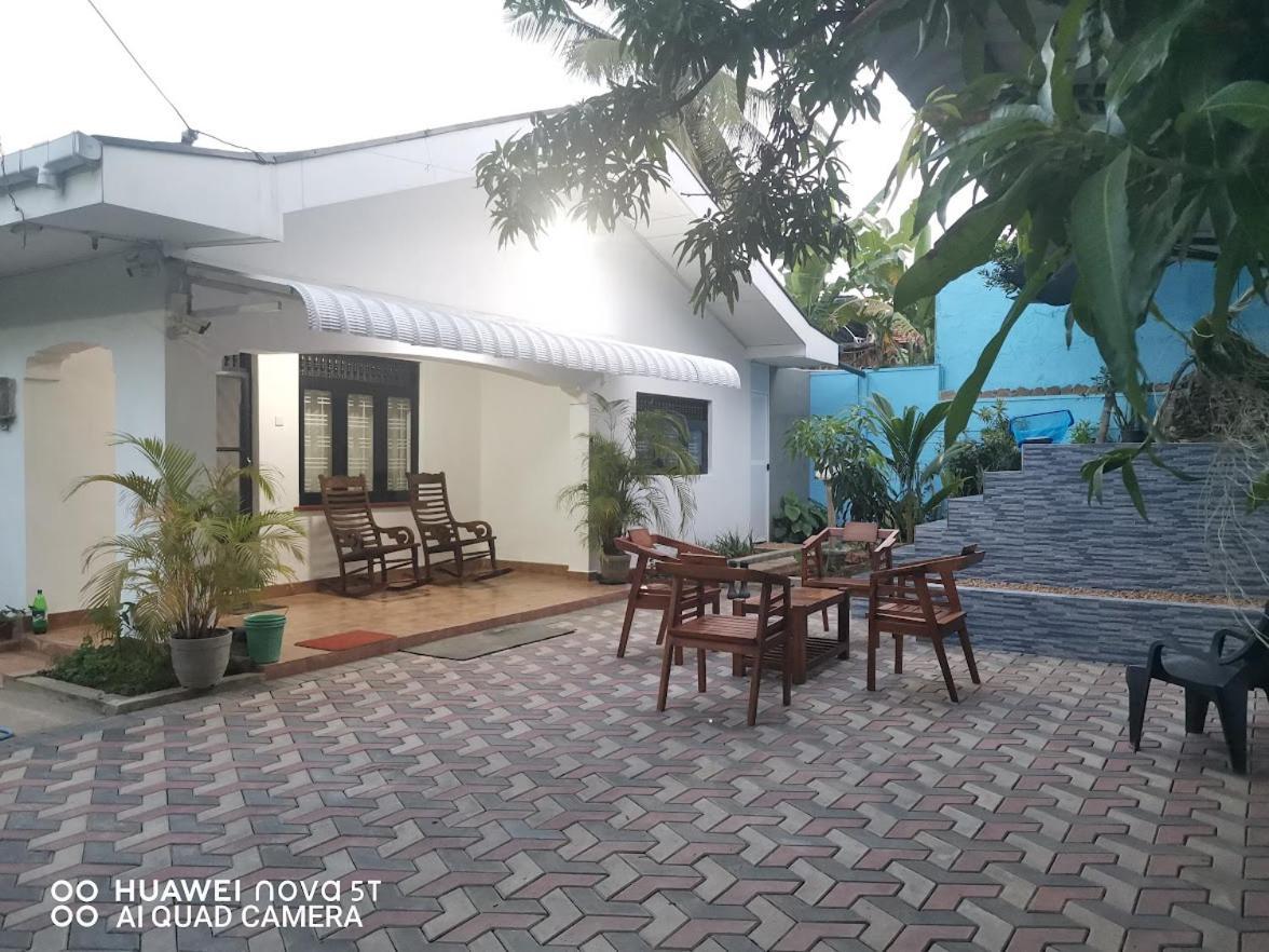 Bee Cottage เนกอมโบ ภายนอก รูปภาพ